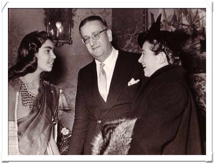 15-Con la moglie (a destra) (Anni 50).jpg